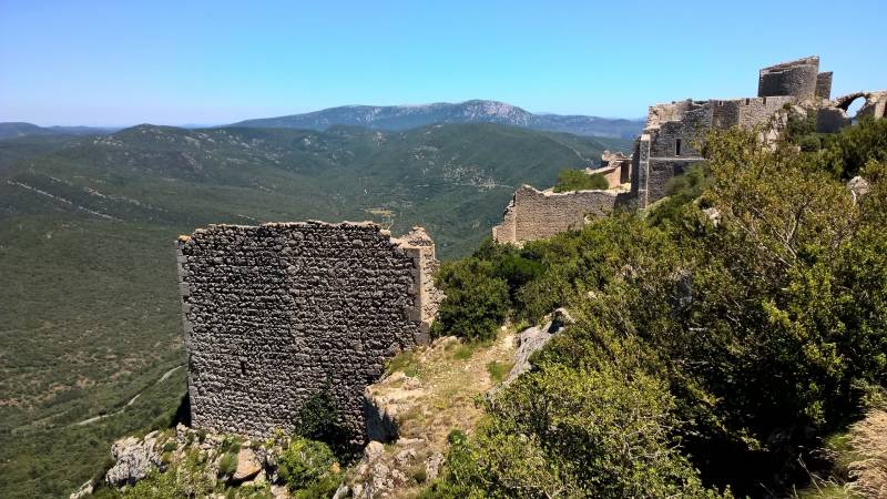 Ruines médiévales dans les Pyrénées